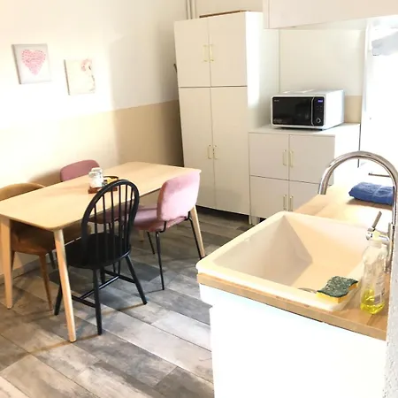 Melvyn - Central, Balcon