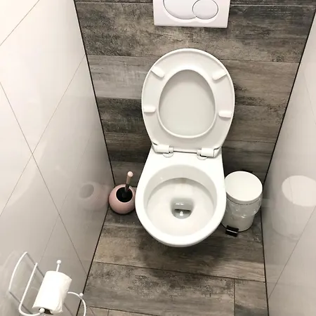 Melvyn - Central, Balcon *